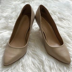 Apt 9 tan faux leather 3” heels